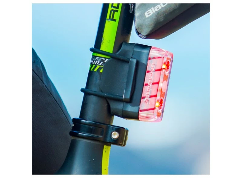 ECLAIRAGE AR Dayblazer 125 Rear Blackburn 5 ECLAIRAGE AR Dayblazer 125 Rear Blackburn – Image 5